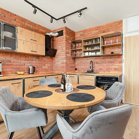 Apartment Nadbrzezna 106d36 *